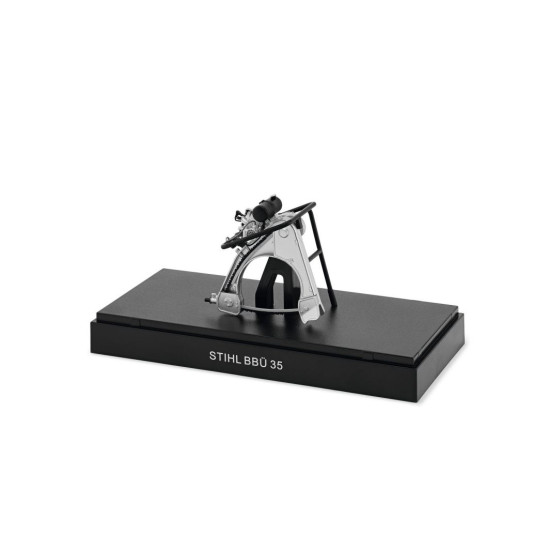 STIHL Historyczny model pilarki, Typ BBÜ