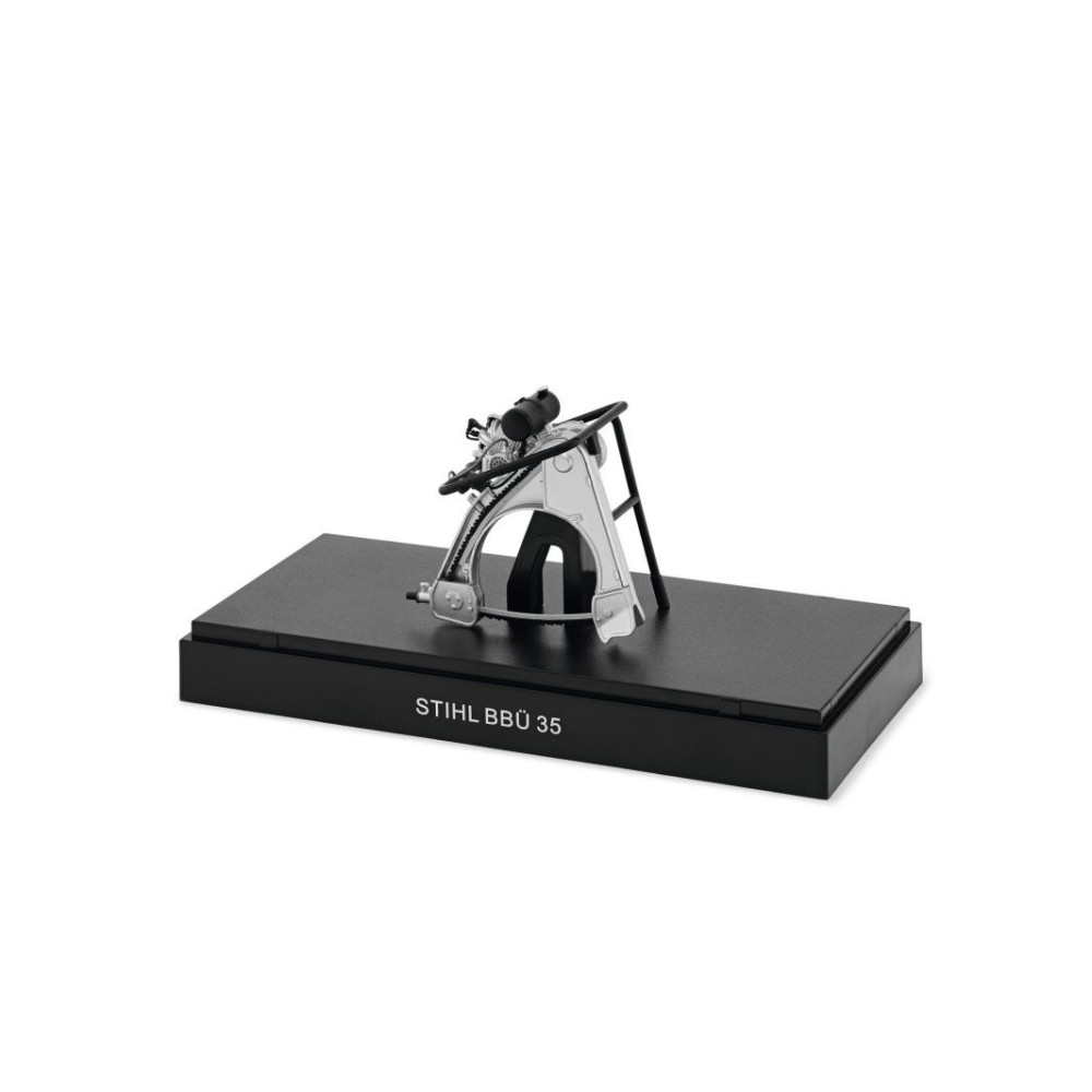 STIHL Historyczny model pilarki, Typ BBÜ